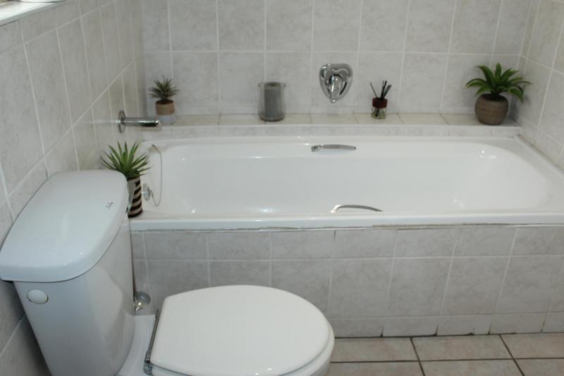 4 Bedroom Property for Sale in Richmond Estate Western Cape